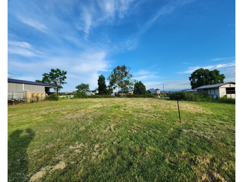 12 Bowen Street, Helidon QLD 4344