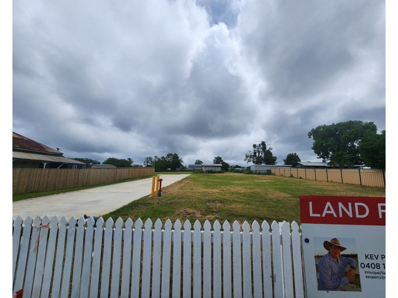 12 Bowen Street, Helidon QLD 4344