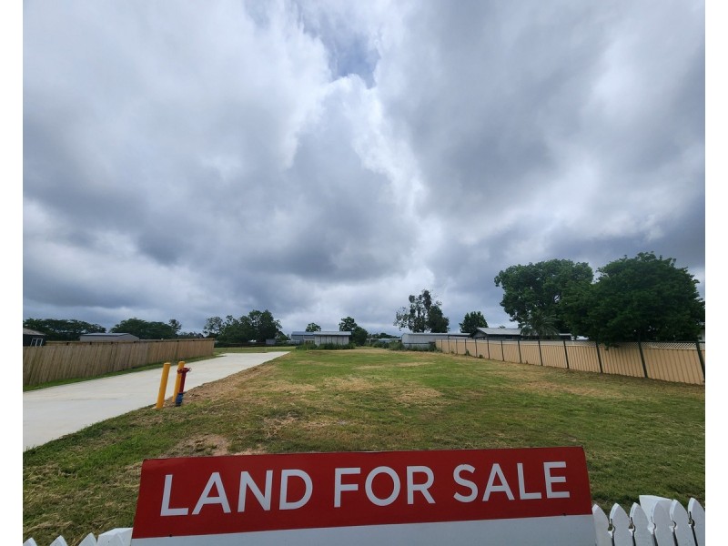 12 Bowen Street, Helidon QLD 4344