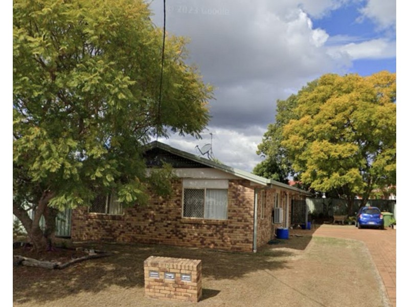1 & 2/32 Weise Street, Oakey QLD 4401