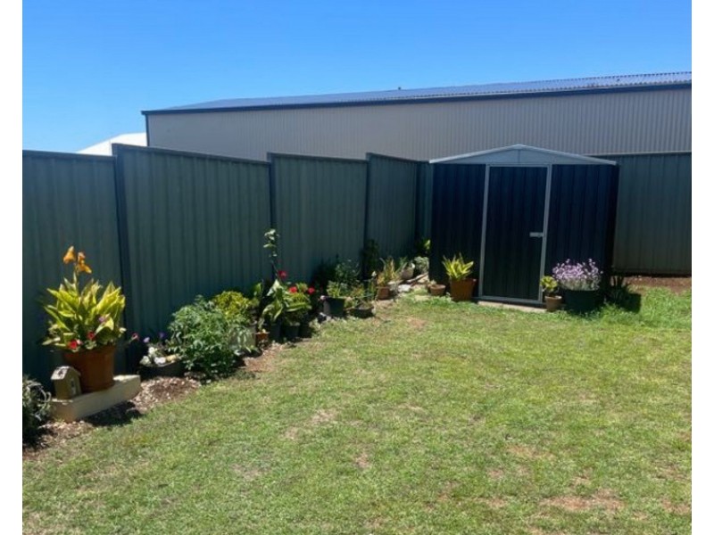 1 & 2/32 Weise Street, Oakey QLD 4401