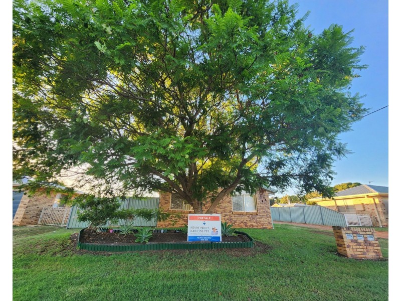 1 & 2/32 Weise Street, Oakey QLD 4401