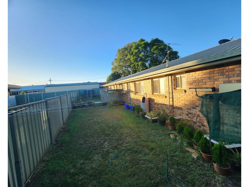 1 & 2/32 Weise Street, Oakey QLD 4401