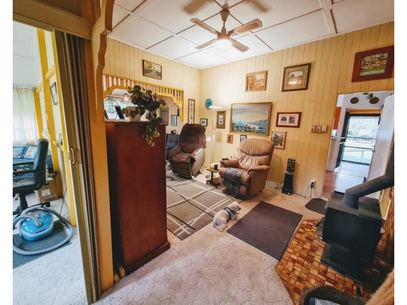 16 Littleton Street, Crows Nest QLD 4355