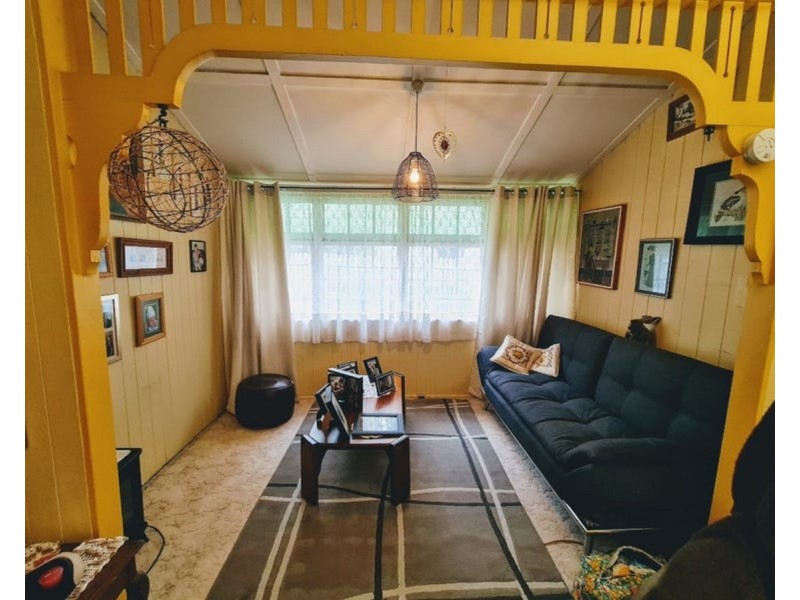 16 Littleton Street, Crows Nest QLD 4355