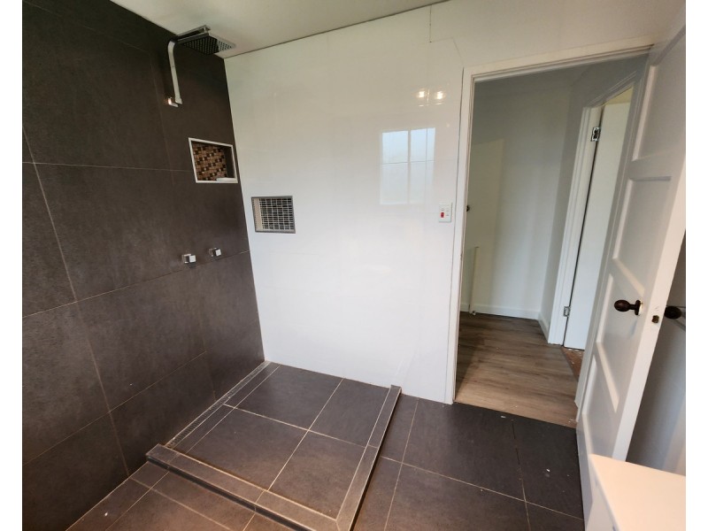 26A South Street, Crows Nest QLD 4355