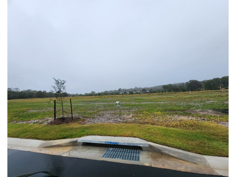 802 “Parklands Estate”, Jane Street, Crows Nest QLD 4355