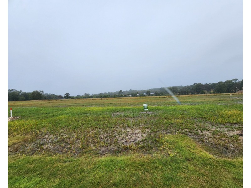 802 “Parklands Estate”, Jane Street, Crows Nest QLD 4355