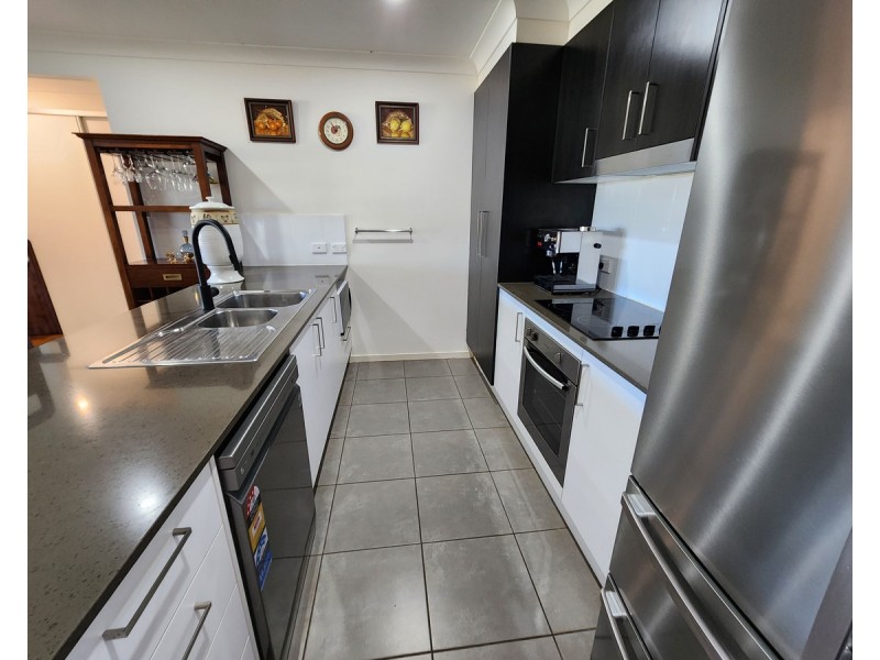 32 Parkview Drive, Glenvale QLD 4350