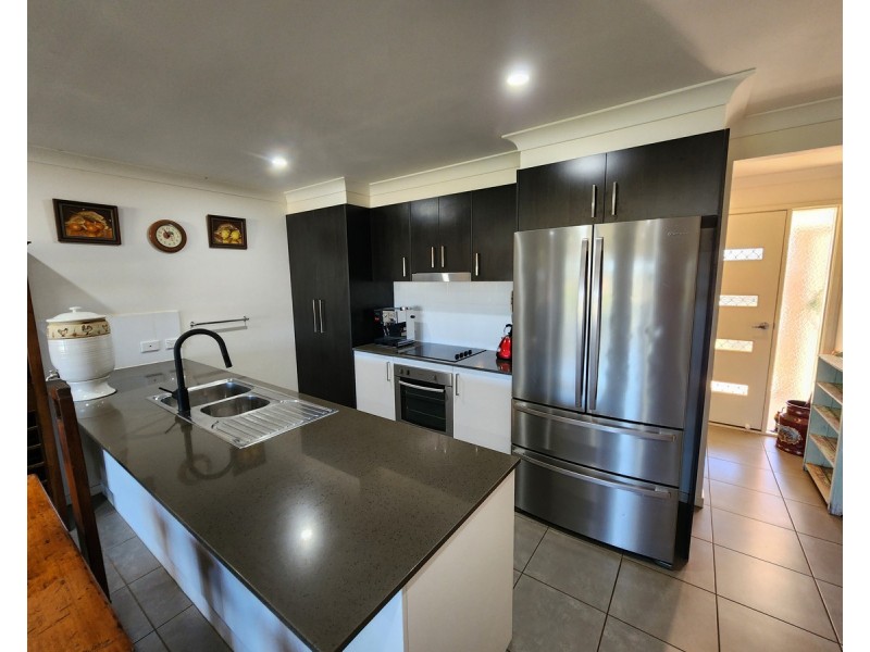 32 Parkview Drive, Glenvale QLD 4350