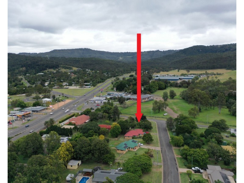 10 Jones Road, Withcott QLD 4352