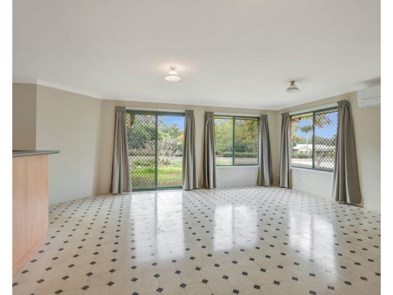 10 Jones Road, Withcott QLD 4352