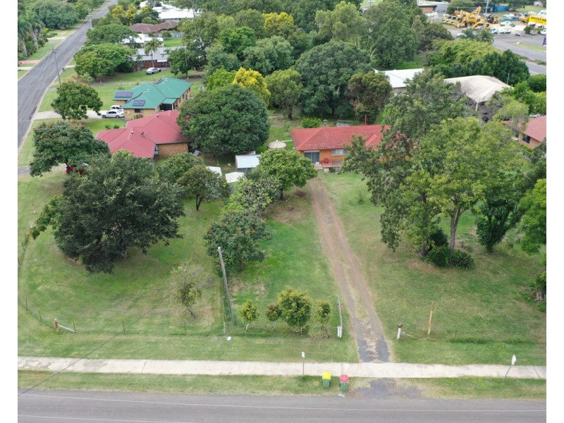 8 Jones Road, Withcott QLD 4352