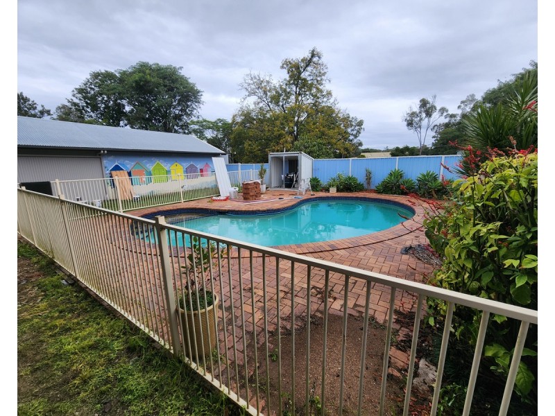 11 Shorelands Drive, Withcott QLD 4352