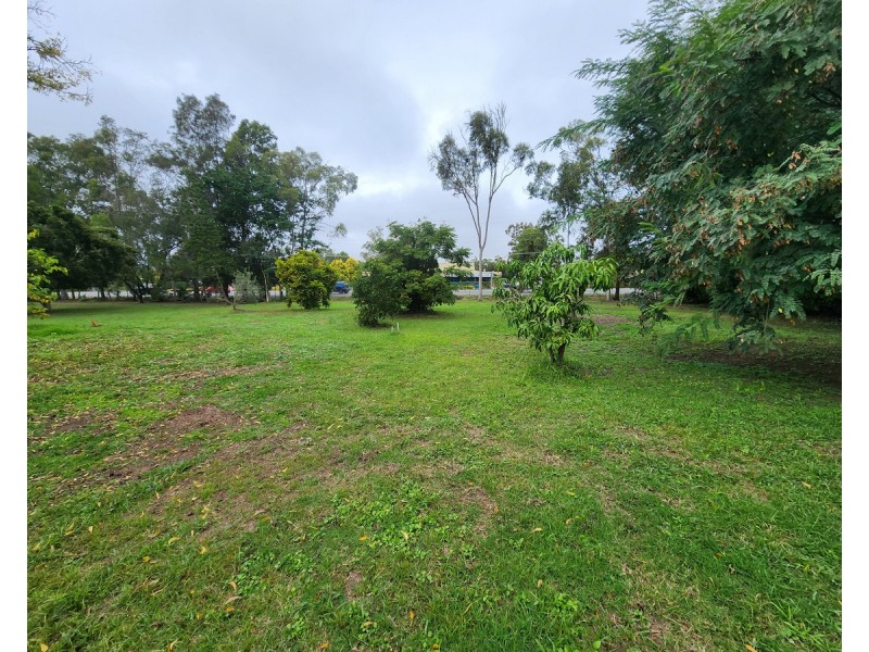11 Shorelands Drive, Withcott QLD 4352
