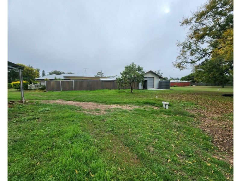 11 Shorelands Drive, Withcott QLD 4352