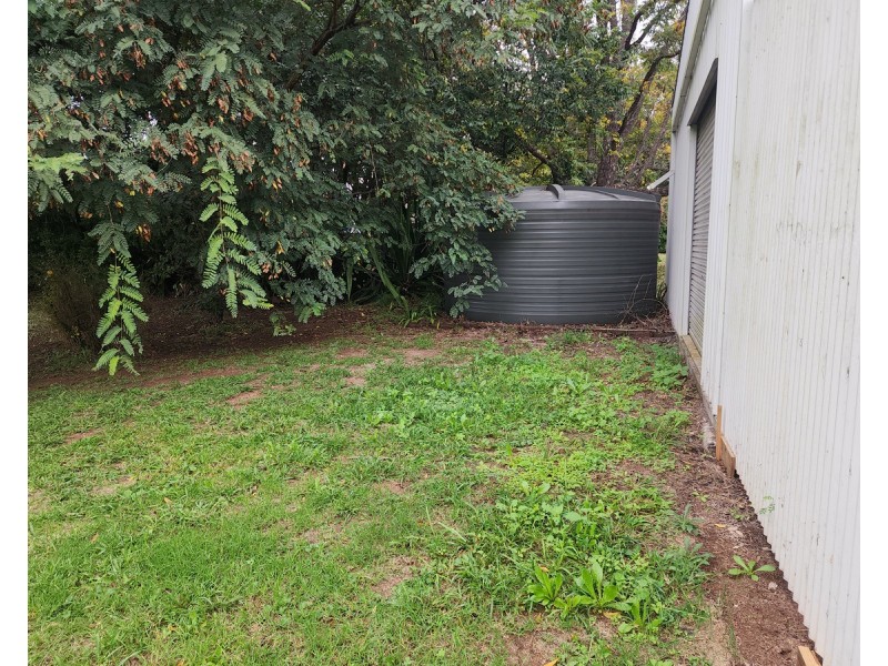 11 Shorelands Drive, Withcott QLD 4352