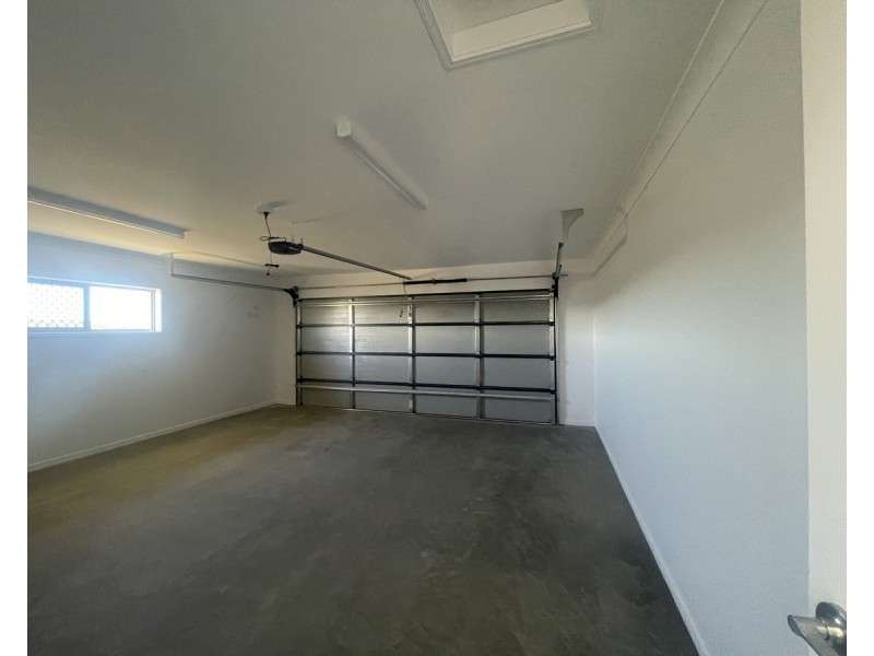 9 Aquila Drive, Meringandan West QLD 4352