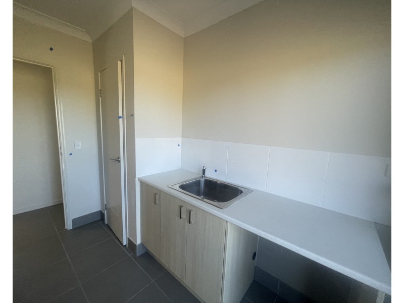 8 Aquila Drive, Meringandan West QLD 4352