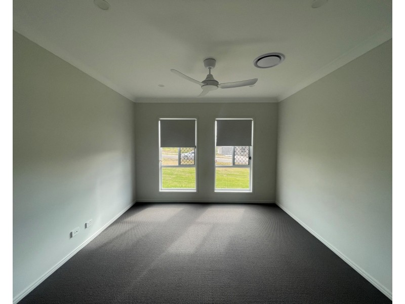 25 Aquila Drive, Meringandan West QLD 4352