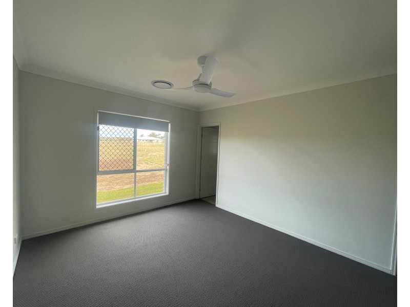 25 Aquila Drive, Meringandan West QLD 4352