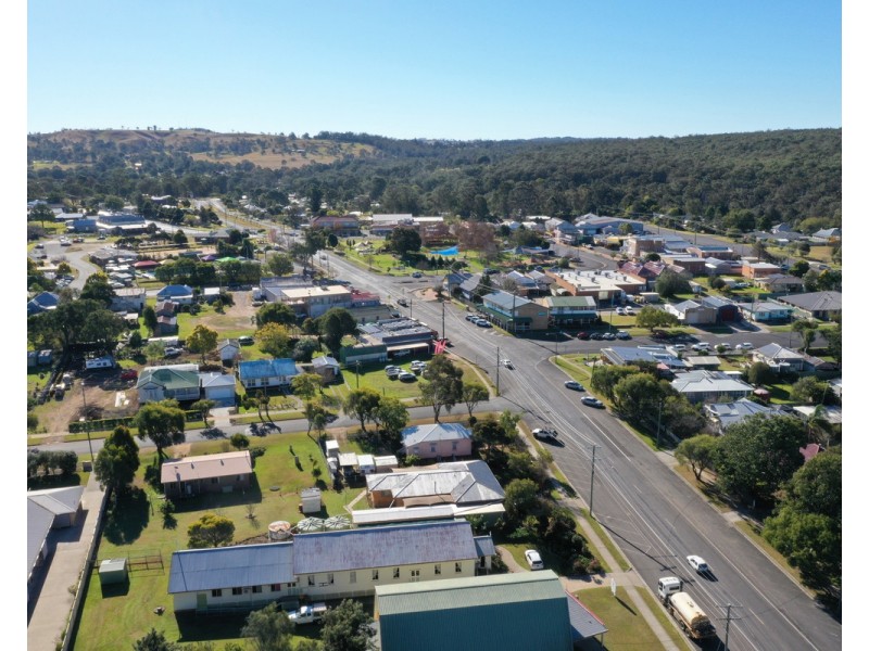 5 John Street, Crows Nest QLD 4355