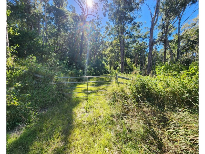 1 Seventeen Mile Road, Ravensbourne QLD 4352