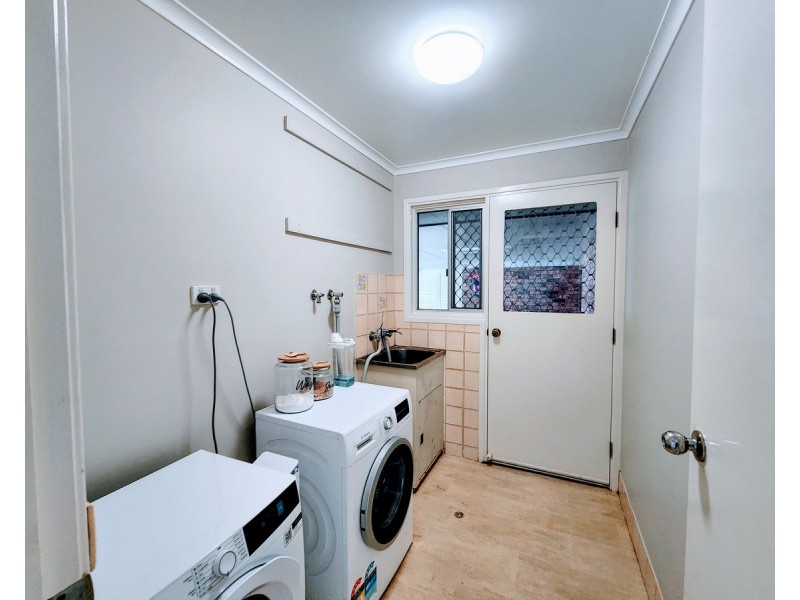 8 Airforce Road, Helidon QLD 4344