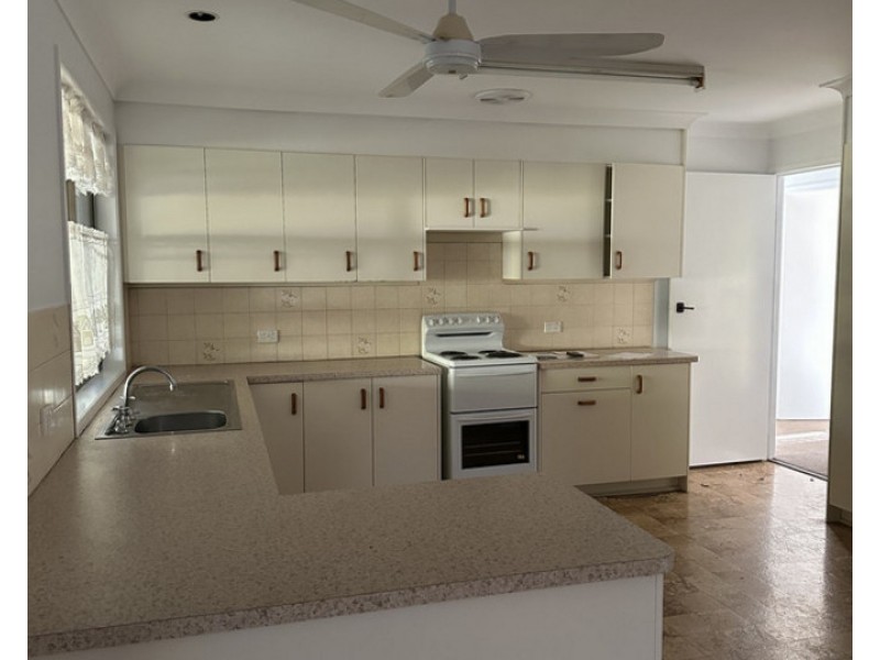 25 Shorelands Drive, Withcott QLD 4352