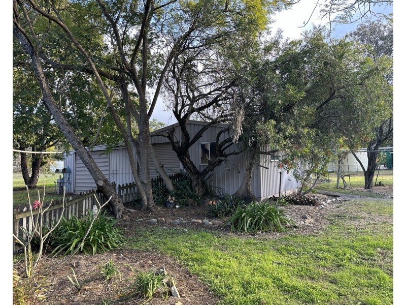 25 Shorelands Drive, Withcott QLD 4352