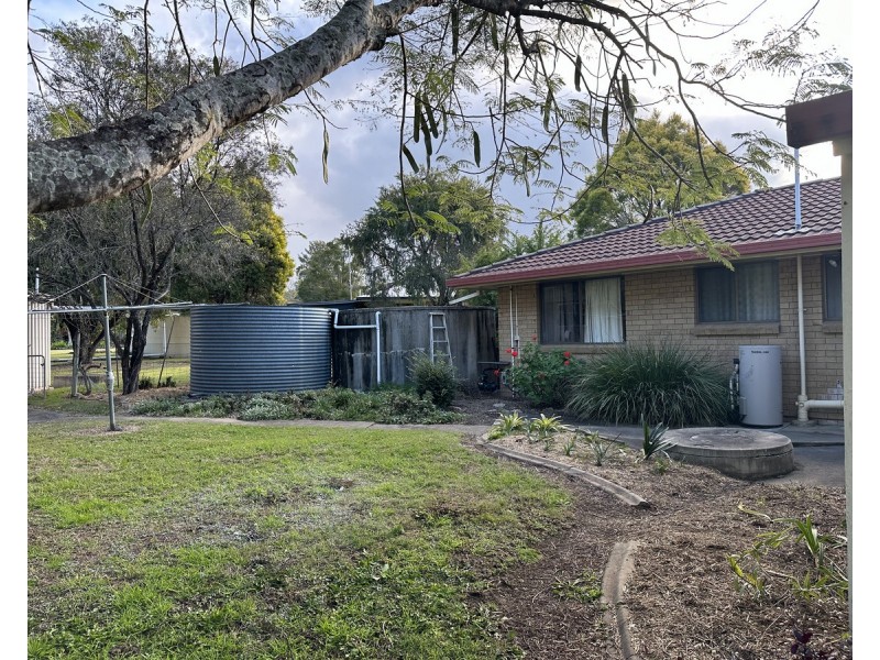 25 Shorelands Drive, Withcott QLD 4352