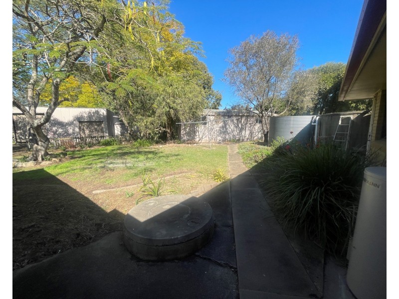 25 Shorelands Drive, Withcott QLD 4352