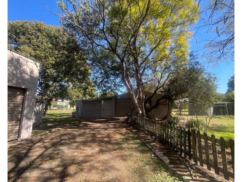 25 Shorelands Drive, Withcott QLD 4352