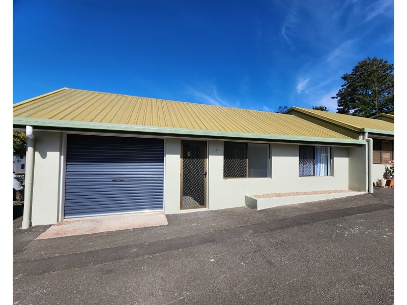 4/7 Stradbroke Street, Rockville QLD 4350