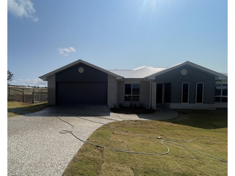 40 Aquila Drive, Meringandan West QLD 4352