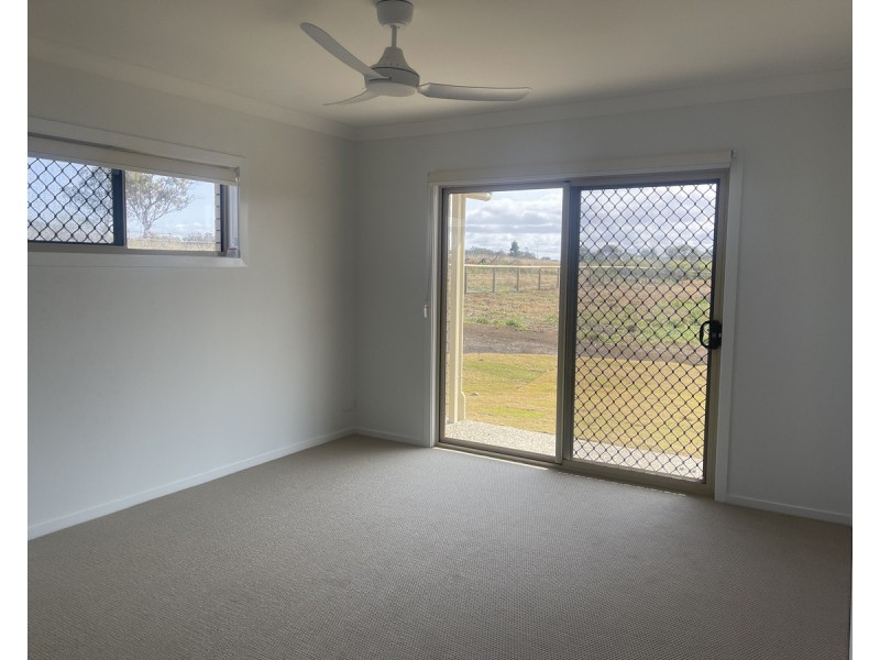 40 Aquila Drive, Meringandan West QLD 4352