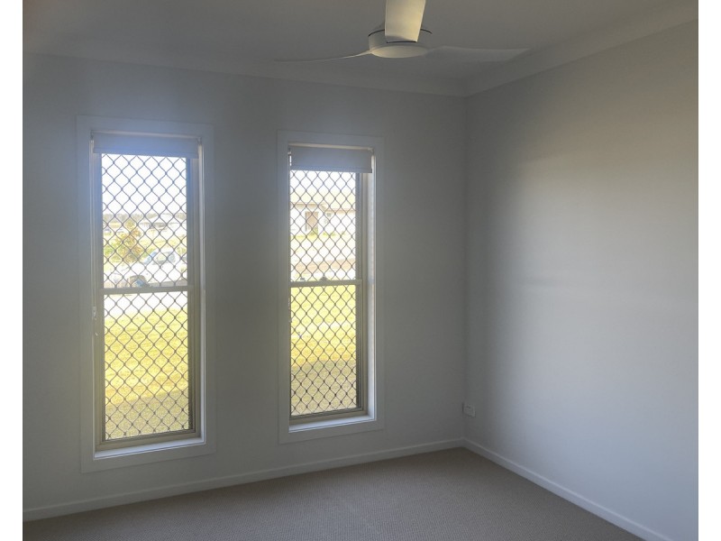 40 Aquila Drive, Meringandan West QLD 4352