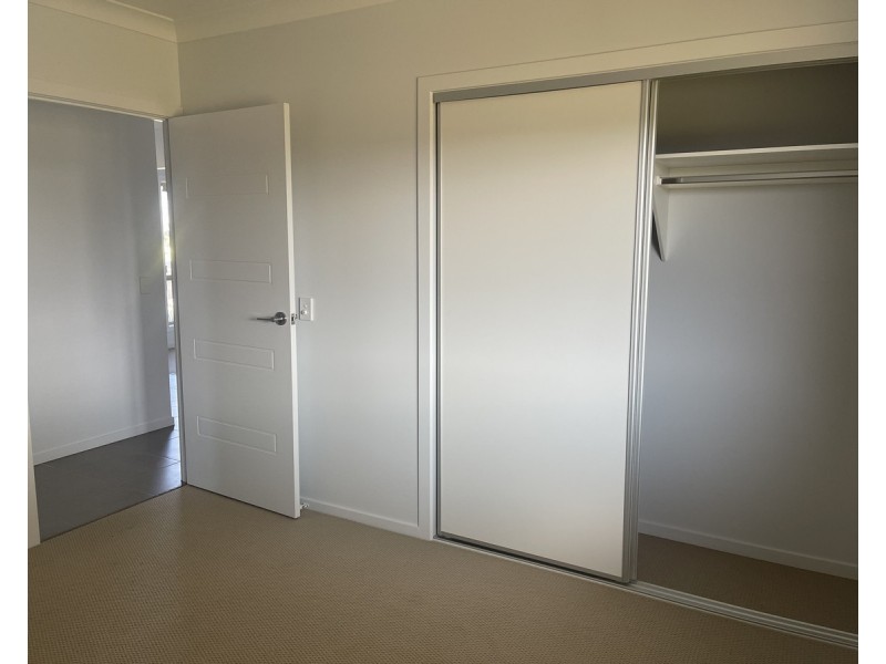 40 Aquila Drive, Meringandan West QLD 4352