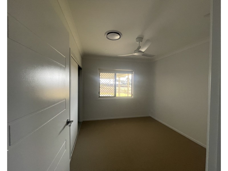 40 Aquila Drive, Meringandan West QLD 4352