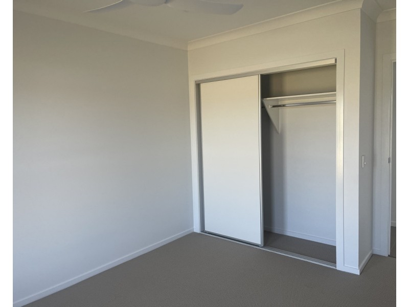 40 Aquila Drive, Meringandan West QLD 4352