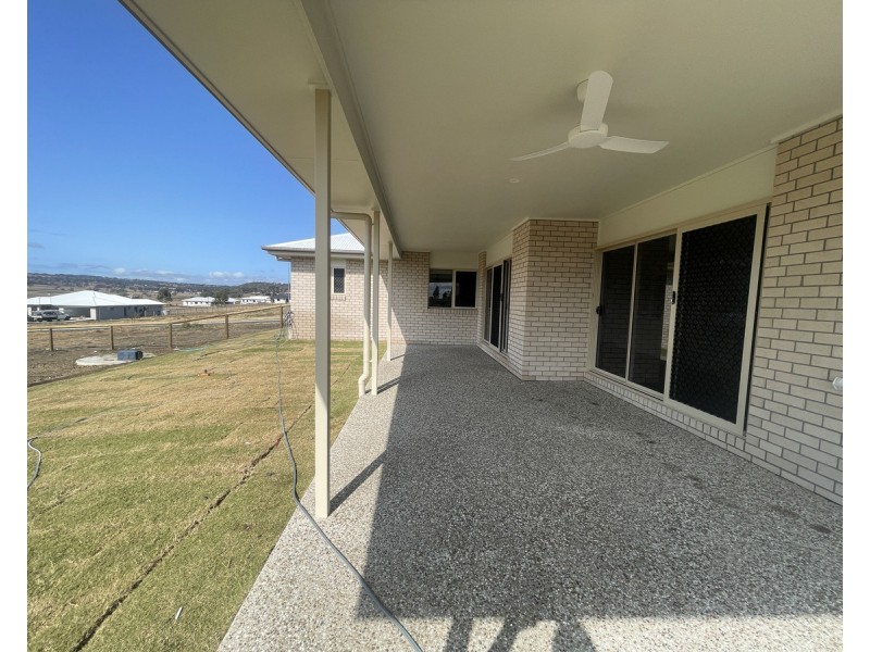 40 Aquila Drive, Meringandan West QLD 4352