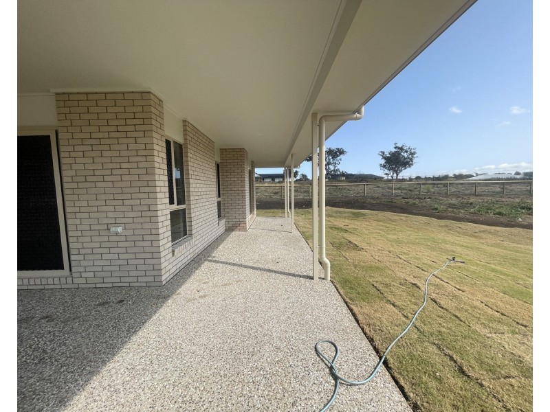 40 Aquila Drive, Meringandan West QLD 4352