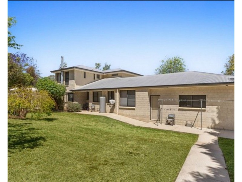 11 High Street, Highfields QLD 4352