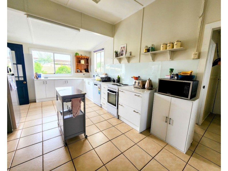 30 Cooke Street, Goombungee QLD 4354