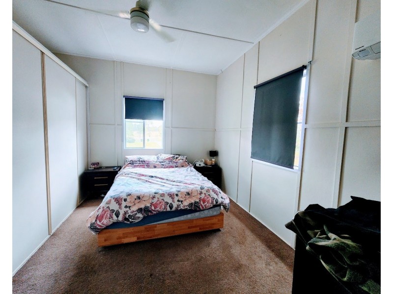 30 Cooke Street, Goombungee QLD 4354