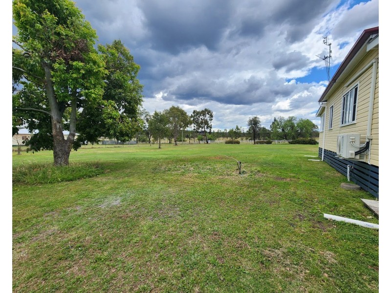 30 Cooke Street, Goombungee QLD 4354
