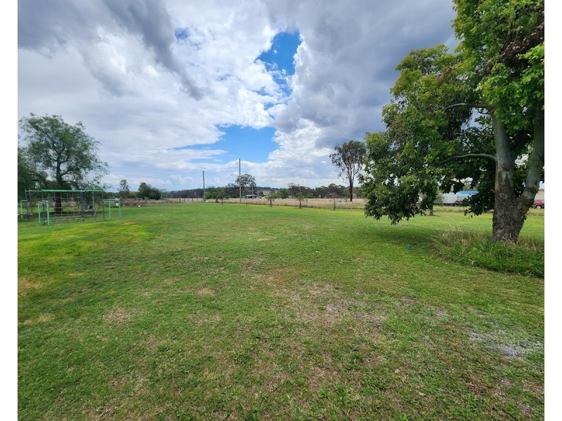 30 Cooke Street, Goombungee QLD 4354