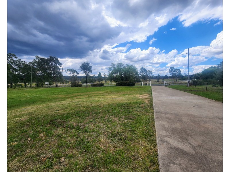 30 Cooke Street, Goombungee QLD 4354