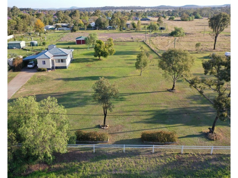 30 Cooke Street, Goombungee QLD 4354