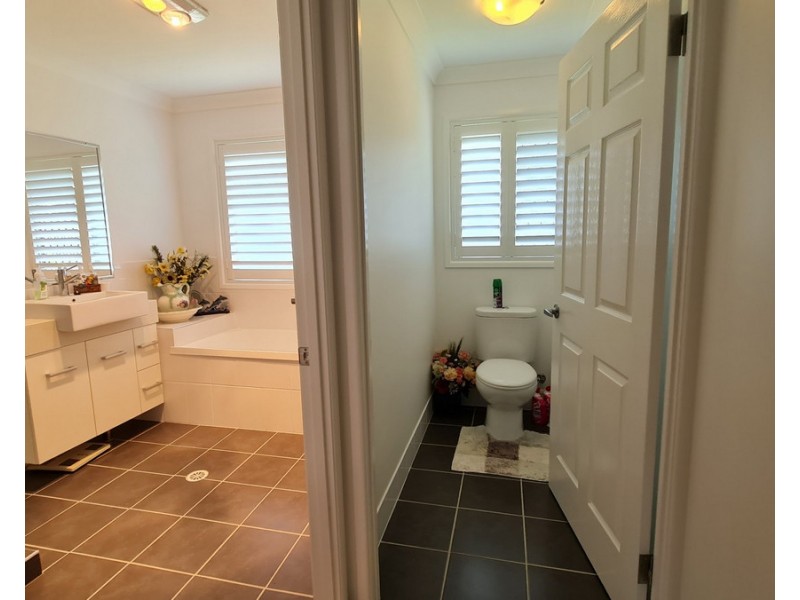 20 Parkland Drive, Crows Nest QLD 4355